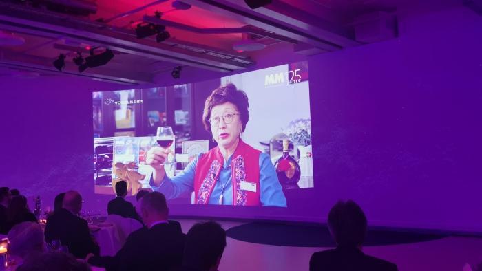晚会现场德国弗戈传播集团肖捷总经理视频致辞 晚会现场德国弗戈传播集团肖捷总经理视频致辞