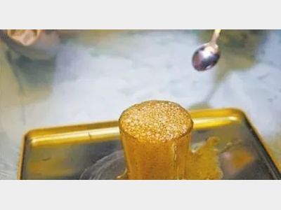 化学实验常用到的碎瓷片，为什么能防止暴沸？